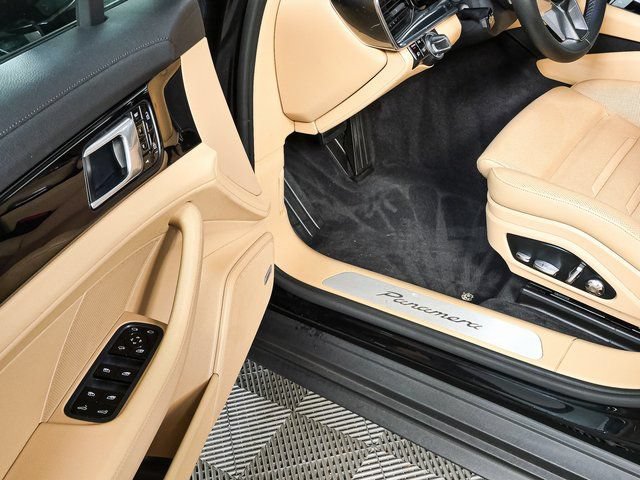 Certified 2019 Porsche Panamera 4 AWD/4WD image 8