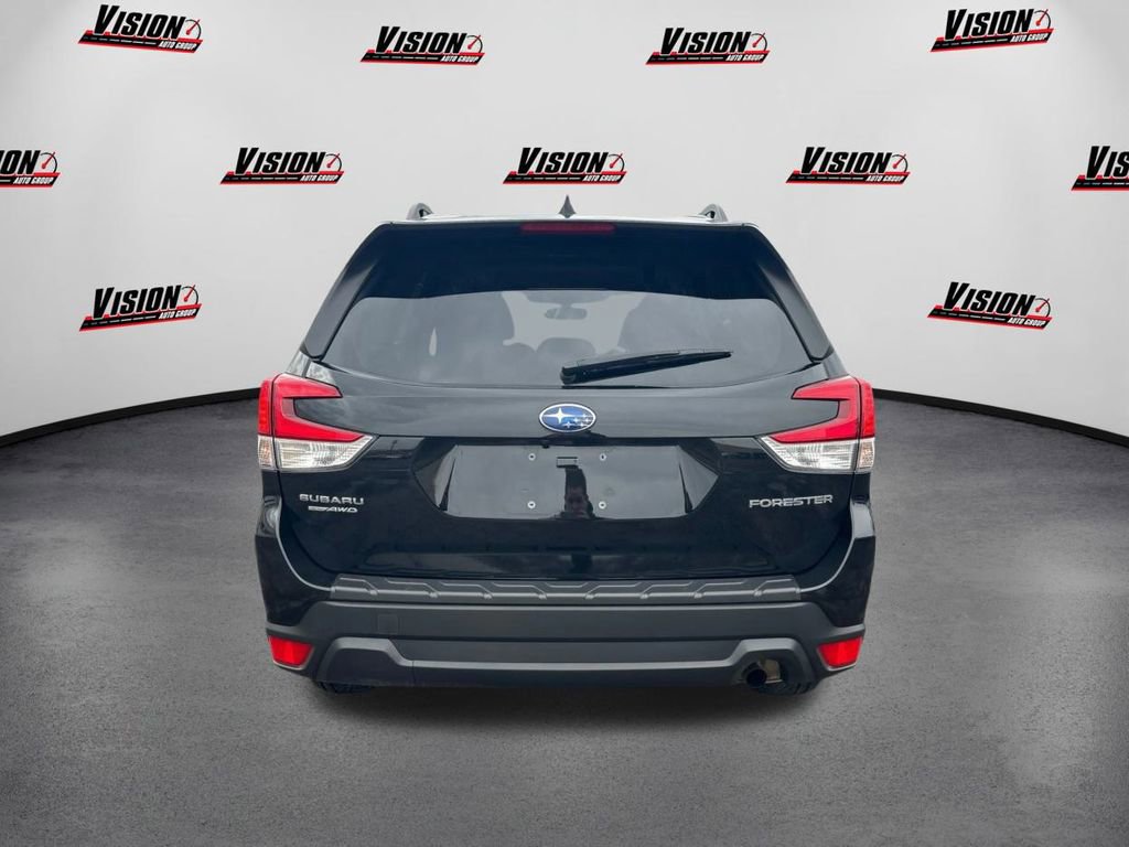 Used 2023 Subaru Forester Premium image 6