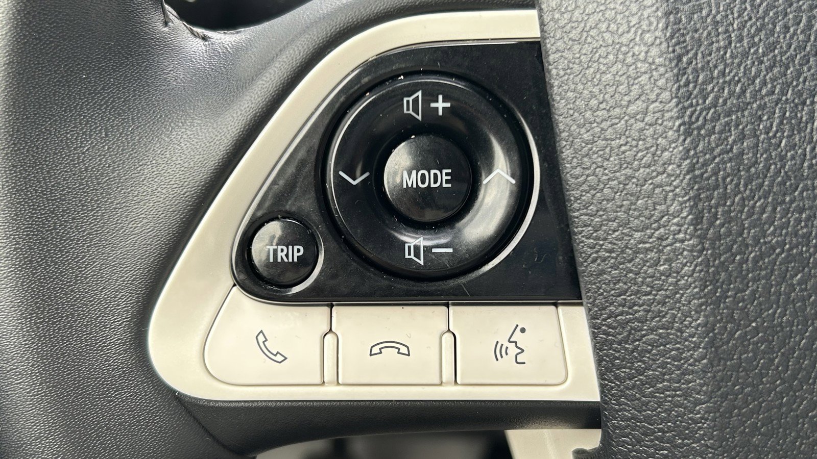 Used 2017 Toyota Prius Four image 21