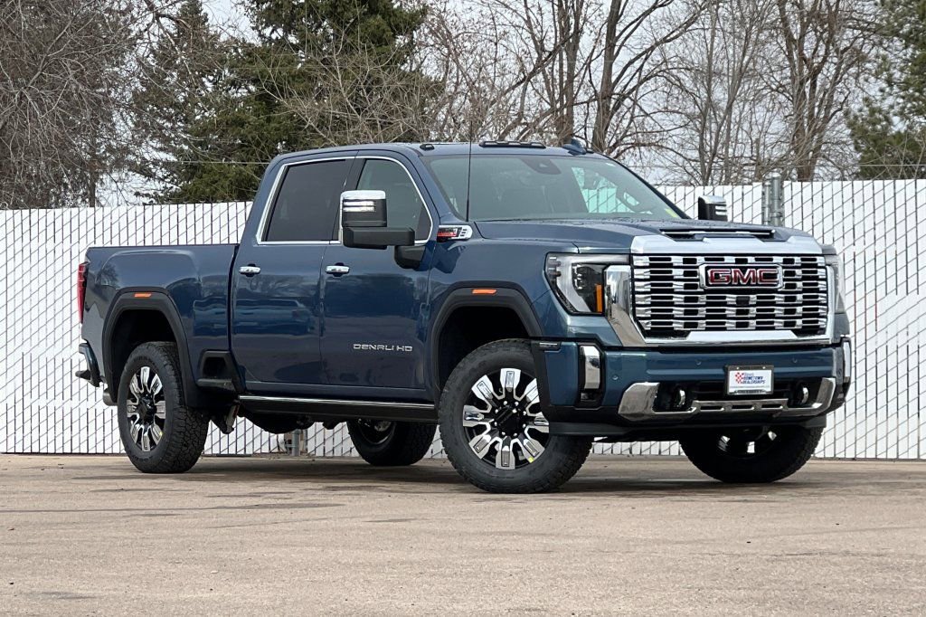 New 2026 GMC Sierra 2500 Denali w/ Denali Reserve Package image 2