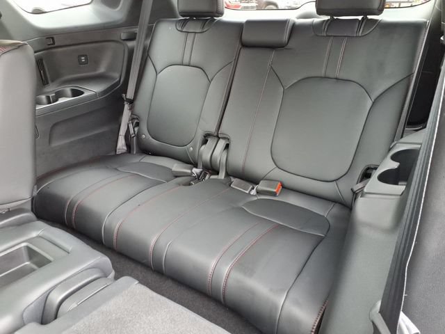 Certified 2025 Honda Pilot Black Edition image 8