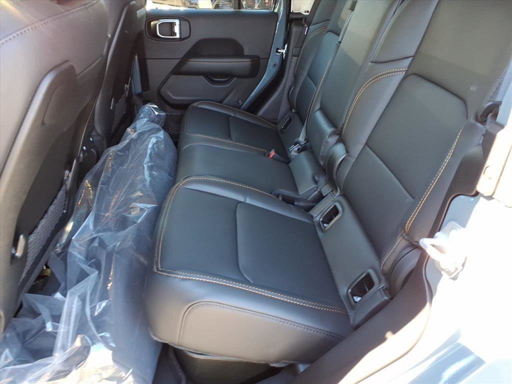 New 2025 Jeep Gladiator Sport image 5