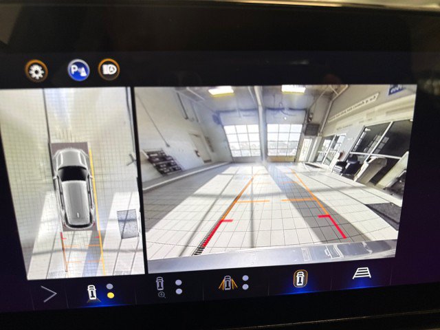 Used 2025 Chevrolet Equinox LT w/ Safety and Technology Package FWD image 22