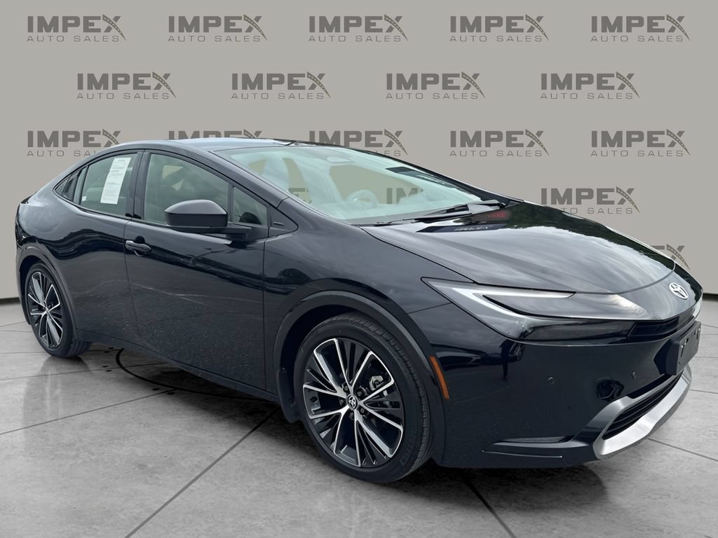 Used 2026 Toyota Prius XLE FWD image 4