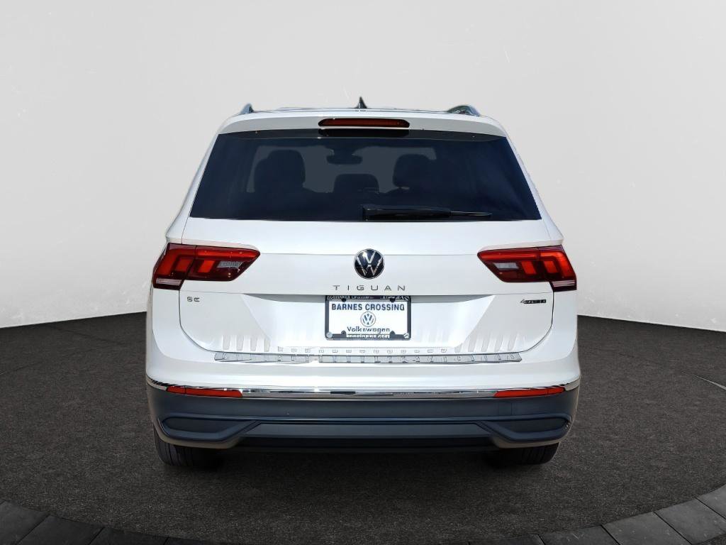 Used 2023 Volkswagen Tiguan SE w/ Panoramic Sunroof Package AWD/4WD image 4