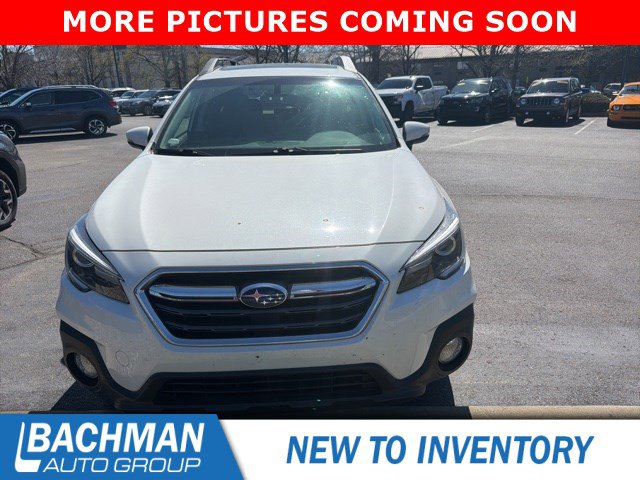 Used 2018 Subaru Outback 2.5i Limited image 3