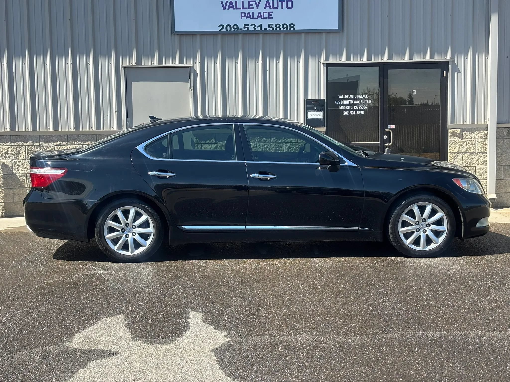 Used 2007 Lexus LS 460 RWD image 2