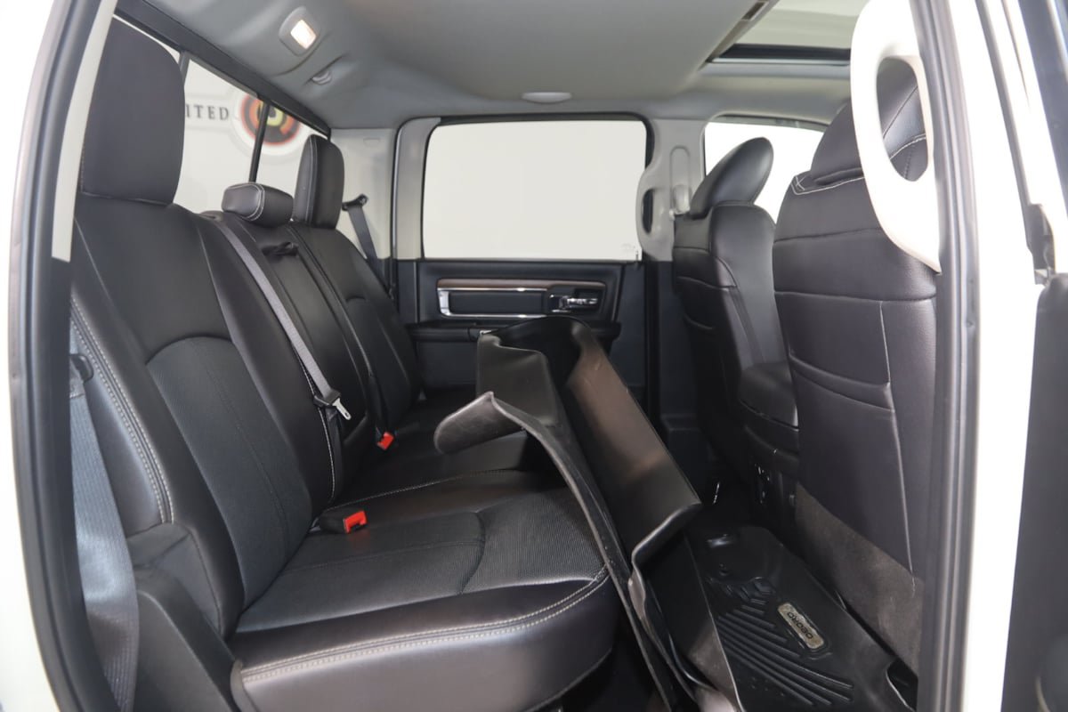 Used 2018 RAM 1500 Laramie w/ Convenience Group AWD/4WD image 13