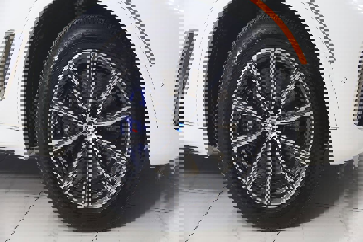 Used 2023 BMW X5 M50i w/ Executive Package image 16