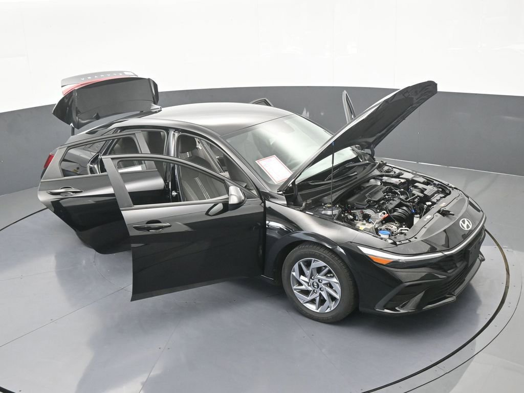 Used 2024 Hyundai Elantra SEL image 71