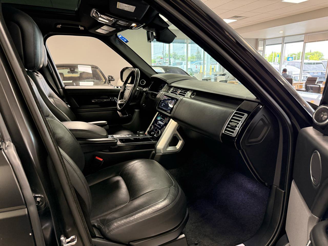 Used 2020 Land Rover Range Rover Long Wheelbase HSE AWD/4WD image 24
