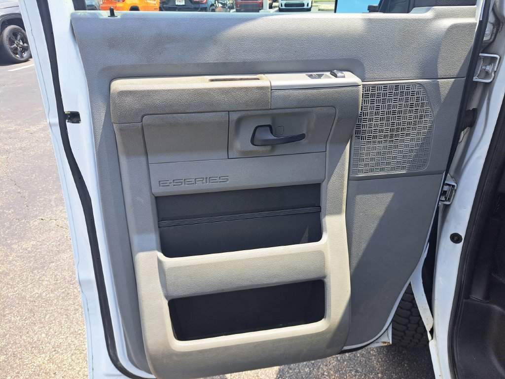 Used 2013 Ford E-350 and Econoline 350 Extended Super Duty w/ Commercial Cargo Van Pkg RWD image 30