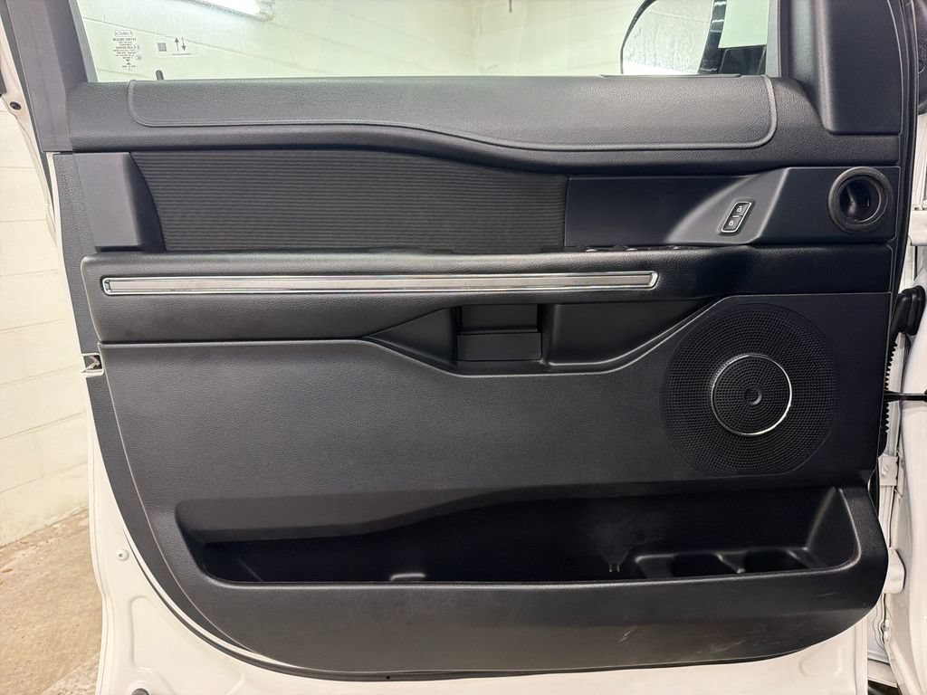 Certified 2021 Ford Expedition XLT RWD image 16