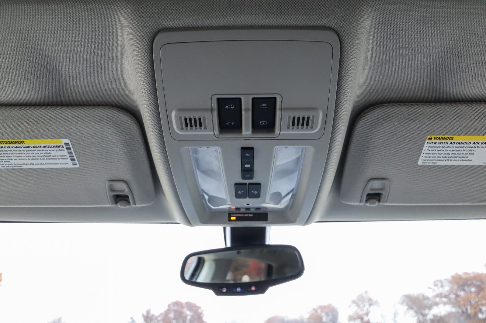 Used 2015 Cadillac SRX Luxury image 30