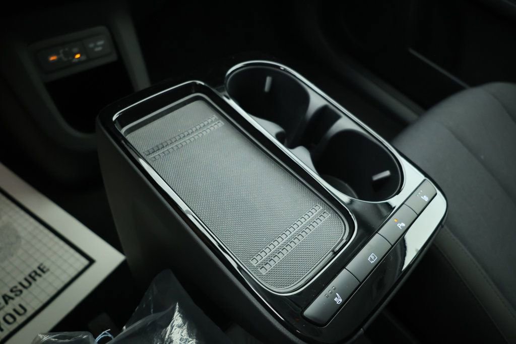 Used 2025 Hyundai Ioniq 5 SE image 13