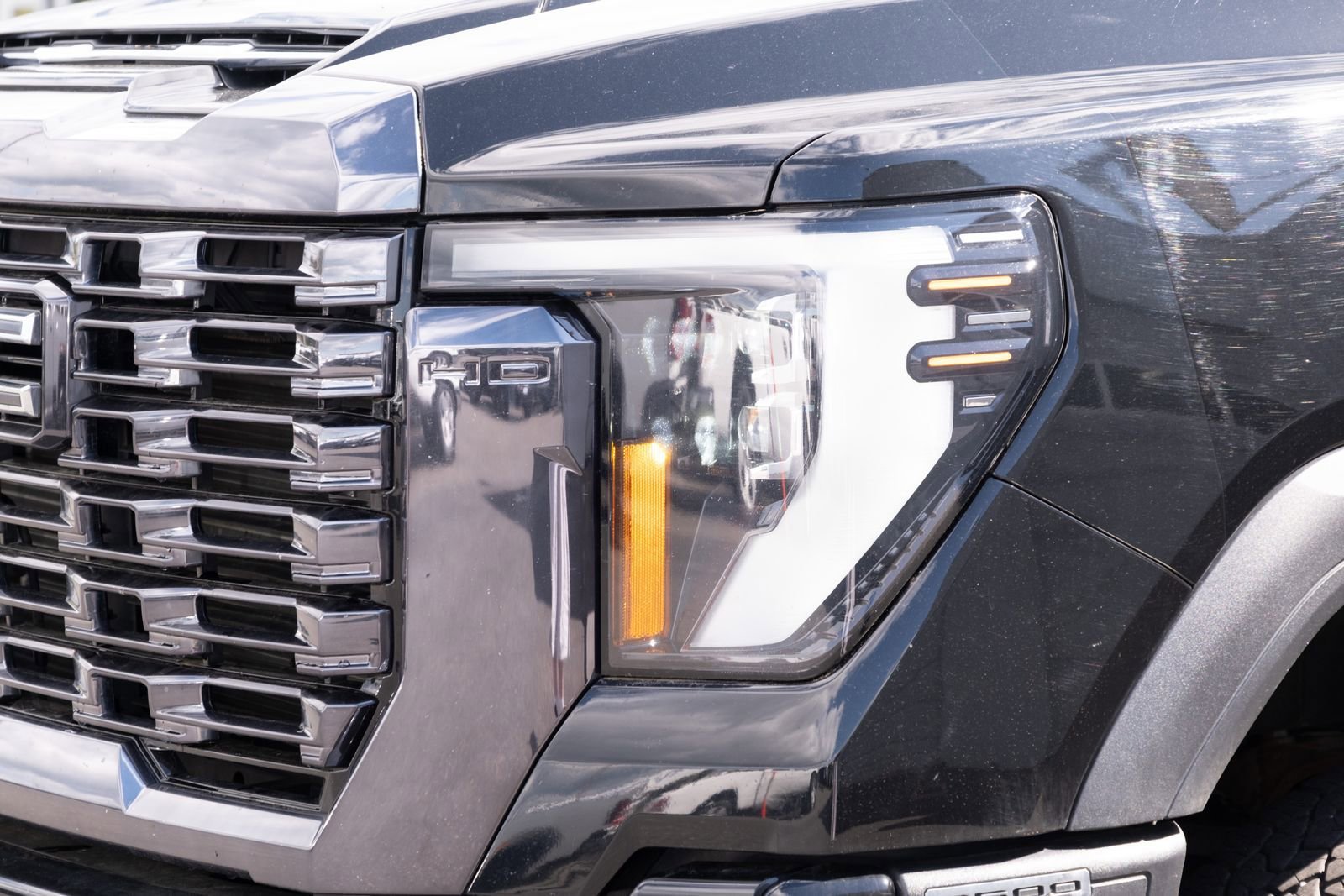 Used 2024 GMC Sierra 3500 Denali Ultimate AWD/4WD image 23