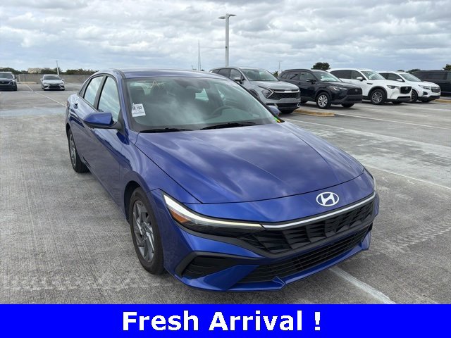 Used 2024 Hyundai Elantra SEL image 3