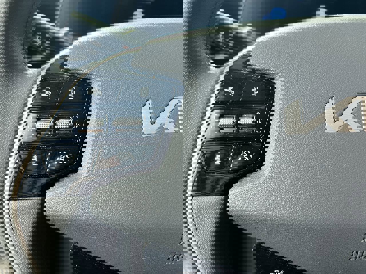 Certified 2023 Kia Niro EX image 18