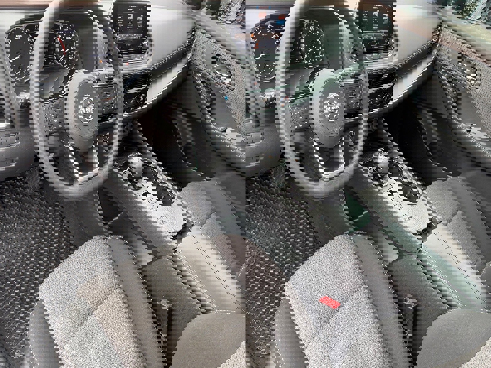 Certified 2022 Nissan Rogue SV image 16