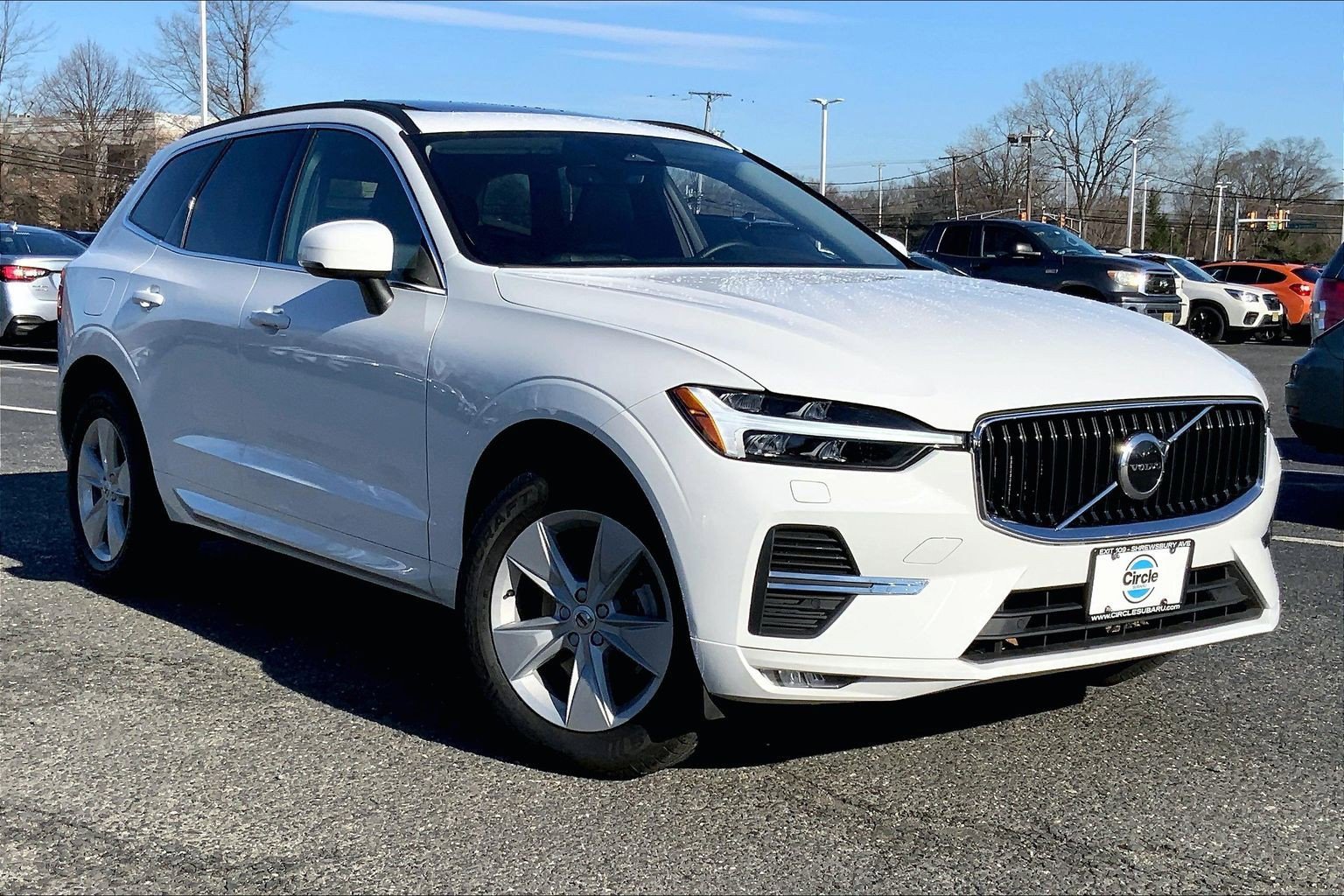 Used 2022 Volvo XC60 B5 Momentum w/ Climate Package image 2