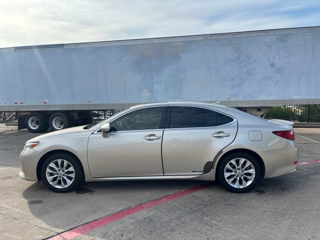 Used 2013 Lexus ES 300h w/ Luxury Pkg FWD image 8