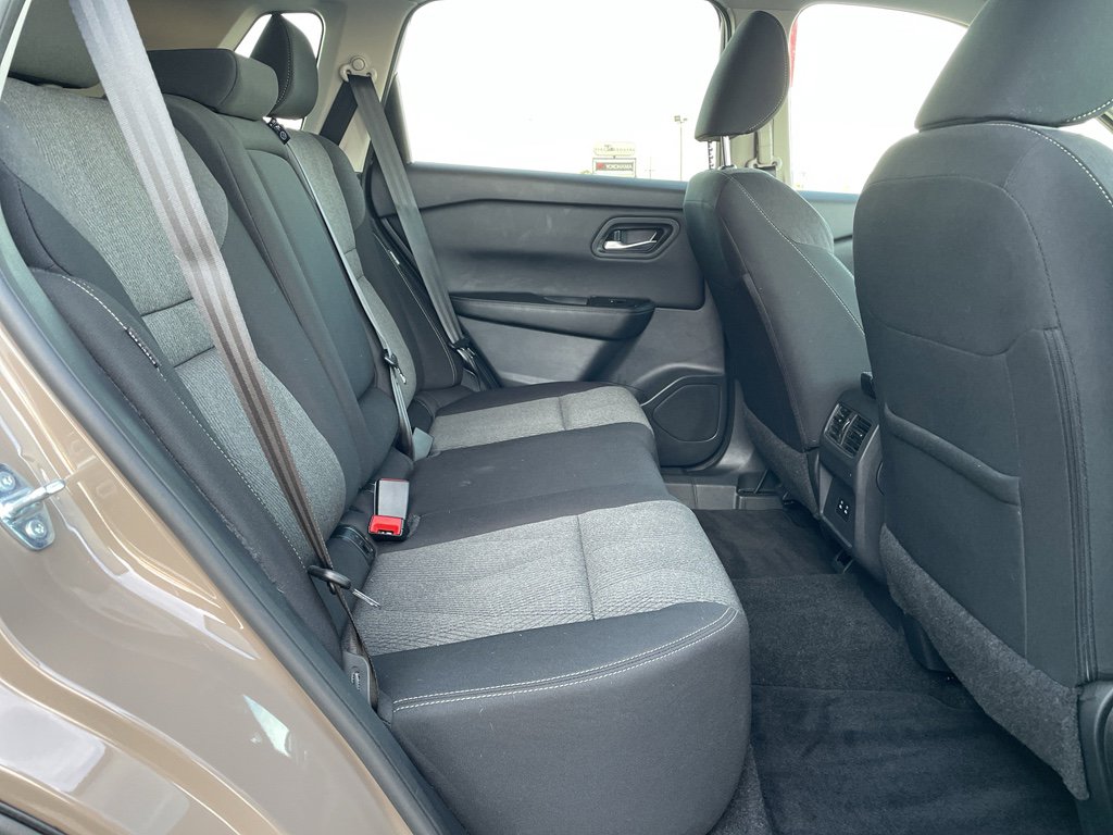 Certified 2025 Nissan Rogue SV image 24