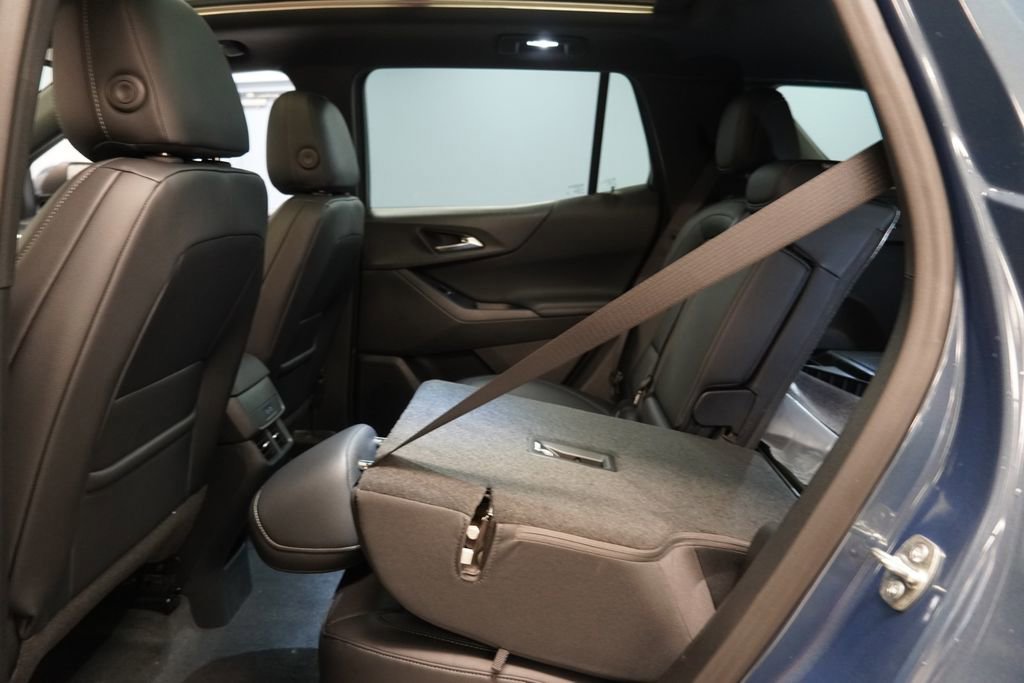 New 2026 Chevrolet Equinox LT w/ Convenience Package II FWD image 30