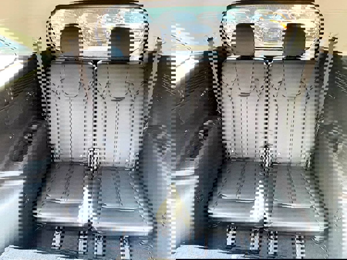 Used 2024 Kia Sorento S w/ Panoramic Sunroof Package image 14