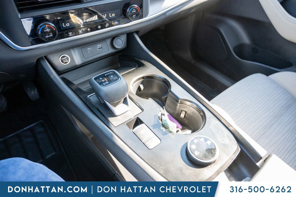 Used 2023 Nissan Rogue SV image 13