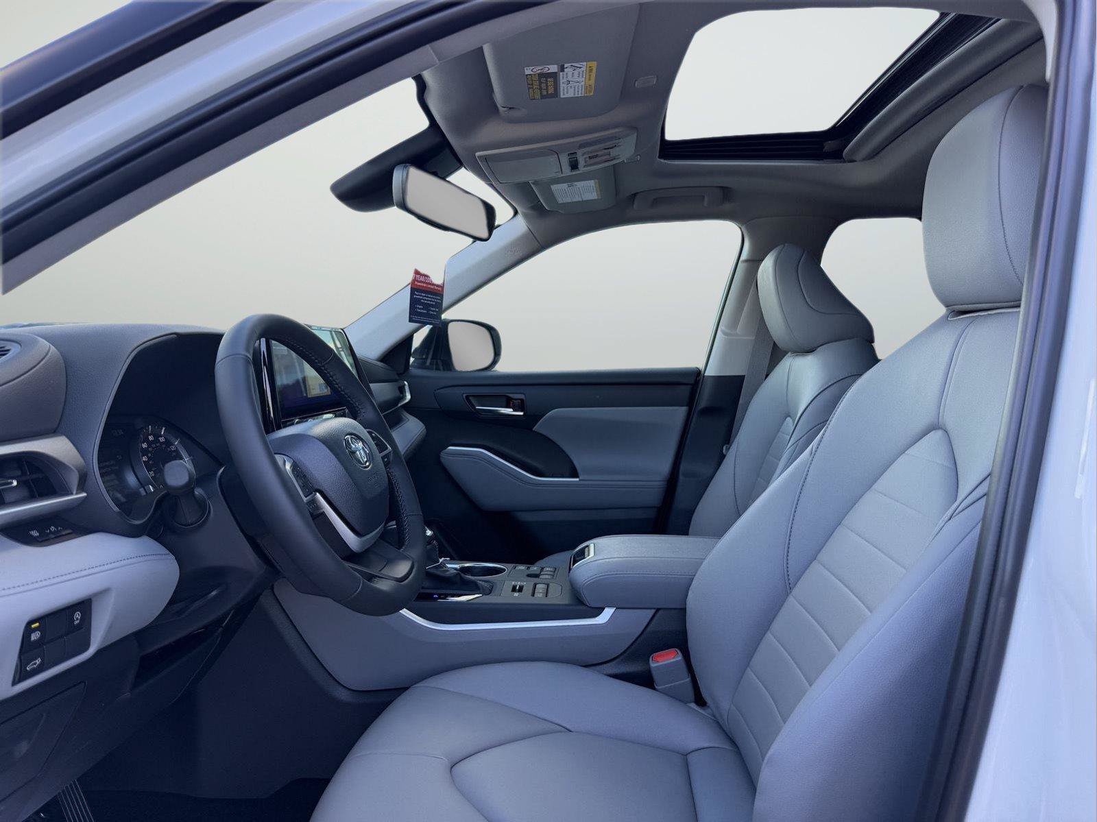 New 2026 Toyota Highlander XLE AWD/4WD image 12