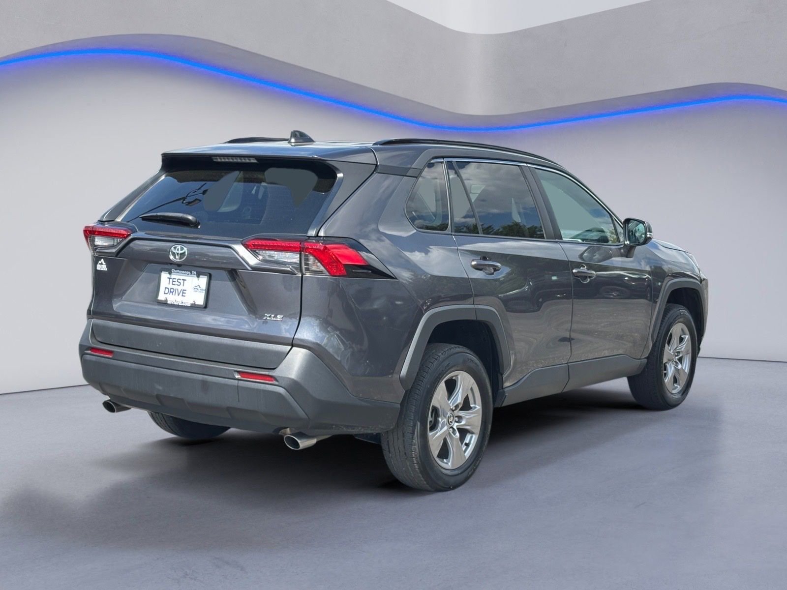 Used 2022 Toyota RAV4 XLE image 9