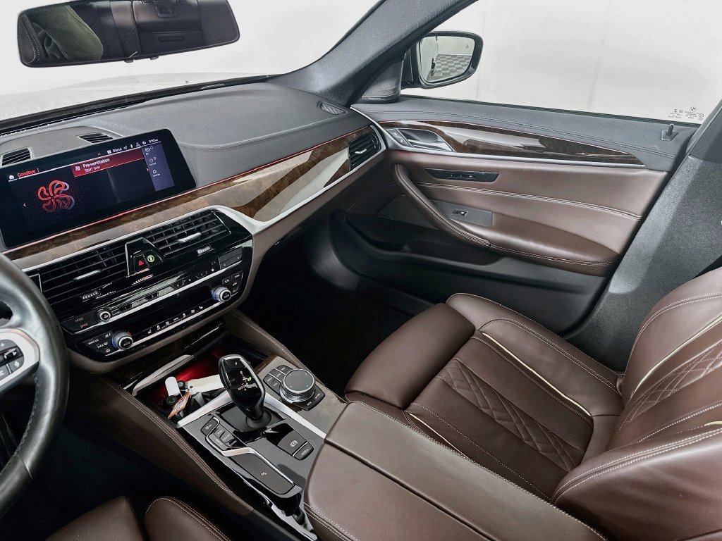 Used 2020 BMW M550i xDrive AWD/4WD image 32