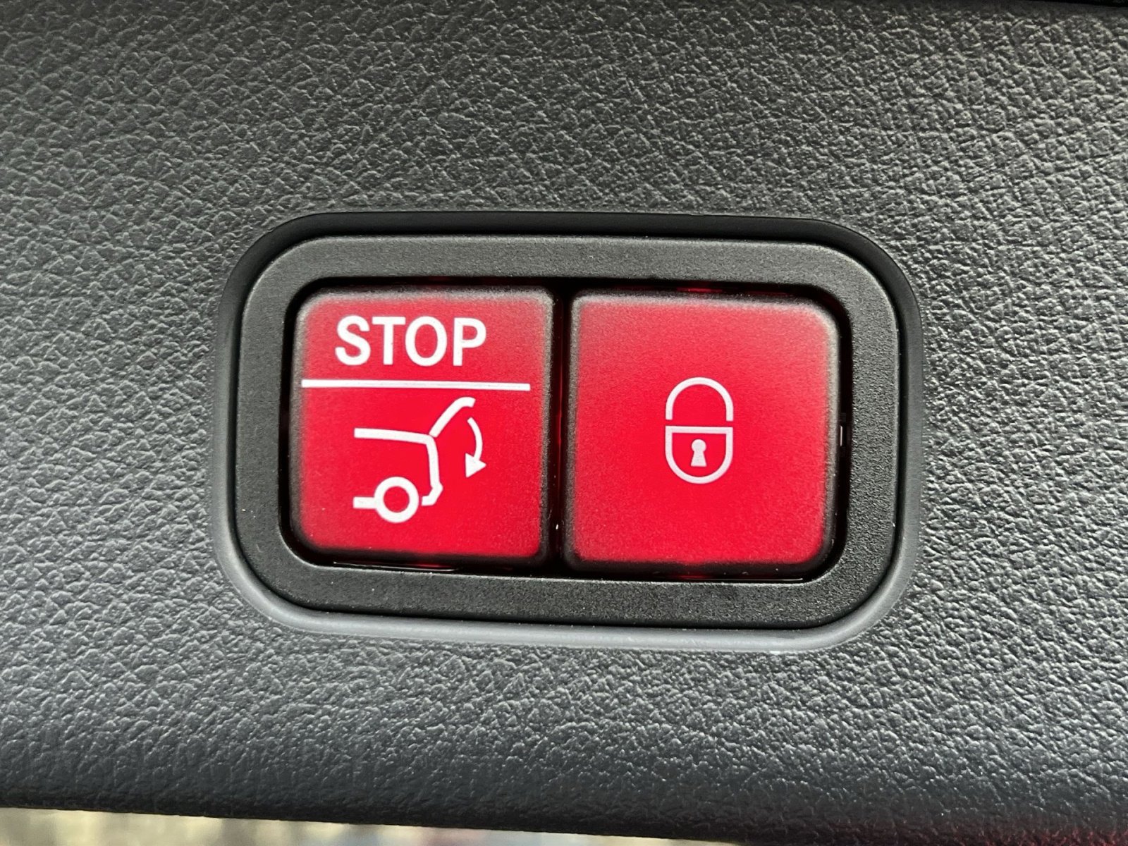 Certified 2023 Mercedes-Benz GLC 300 4MATIC image 25