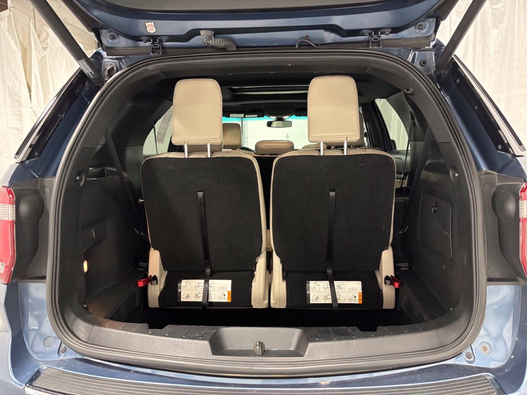 Used 2018 Ford Explorer XLT w/ Equipment Group 202A AWD/4WD image 45