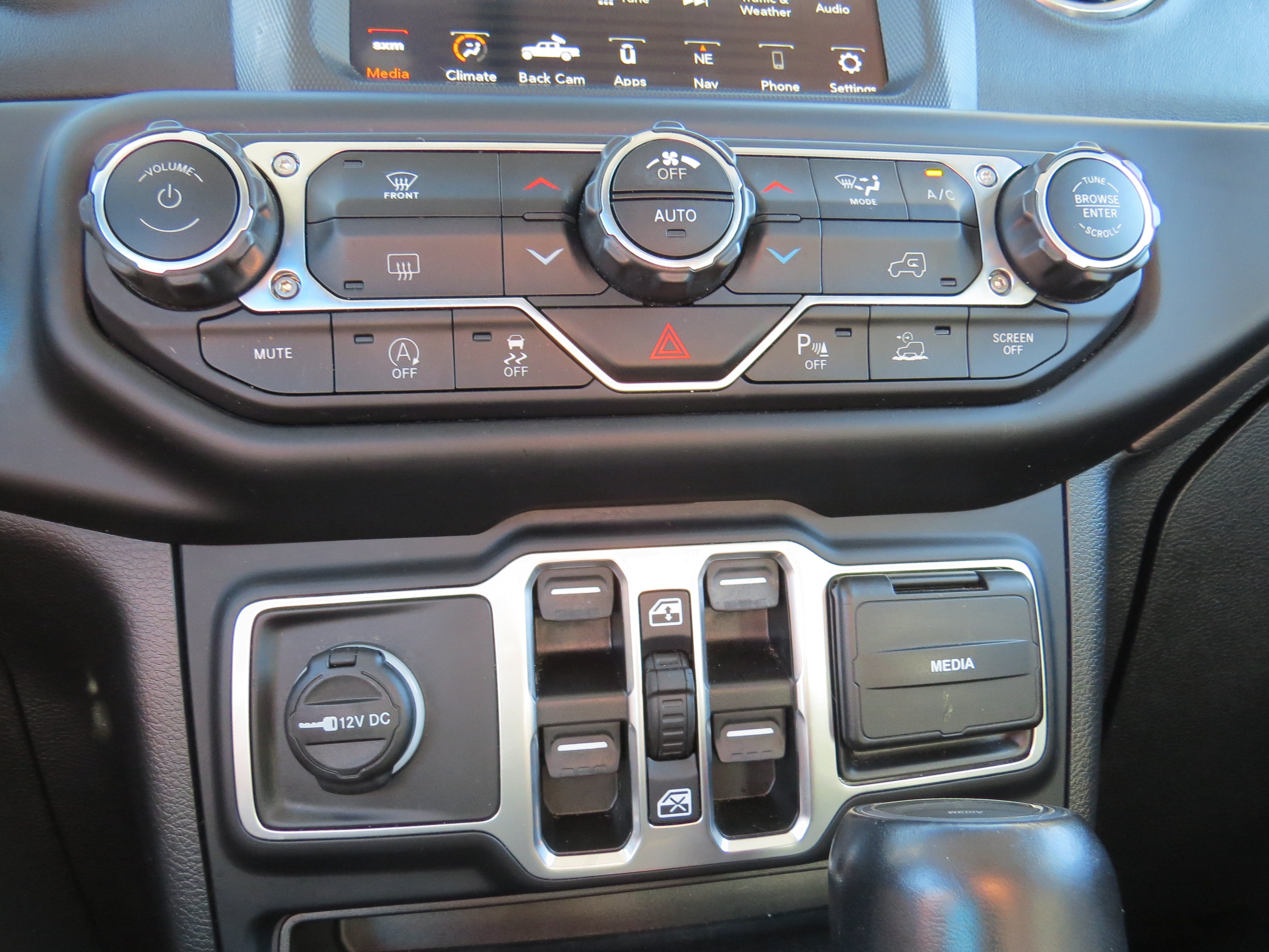 Used 2021 Jeep Gladiator Overland w/ Popular Equipment Package AWD/4WD image 23