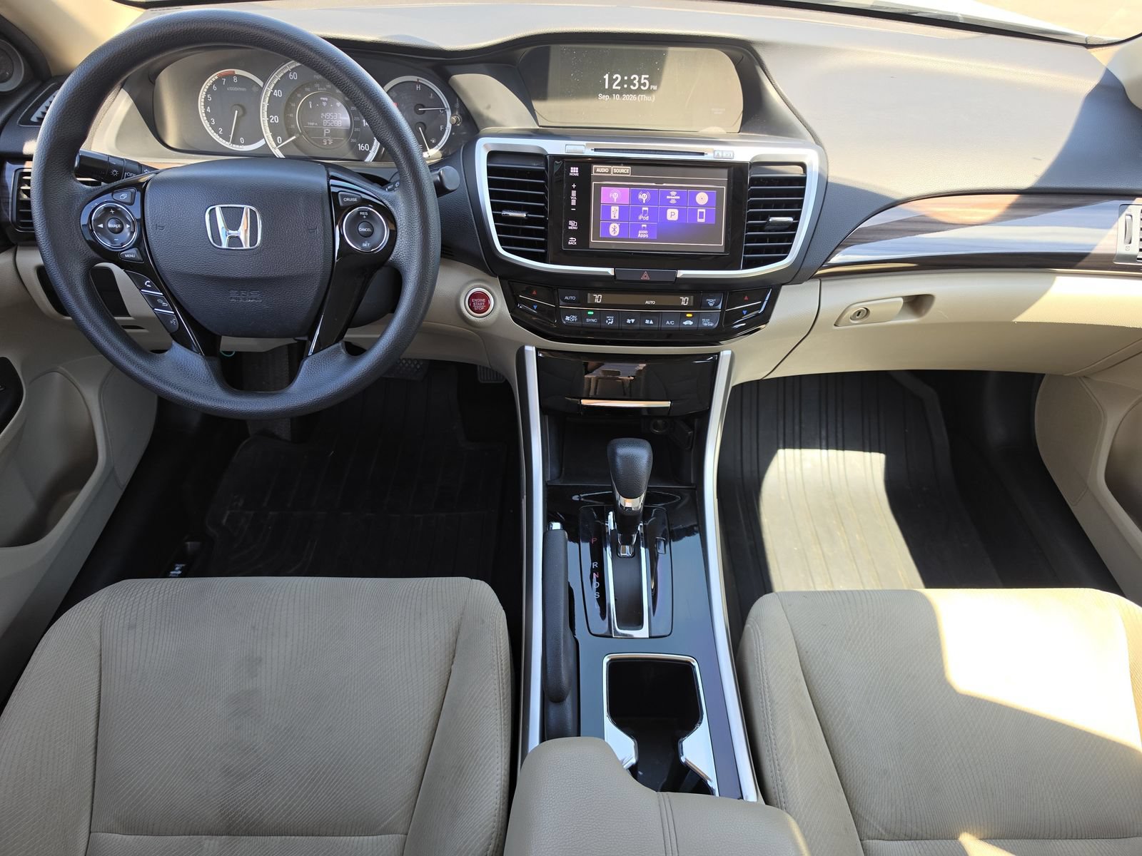Used 2016 Honda Accord EX image 9
