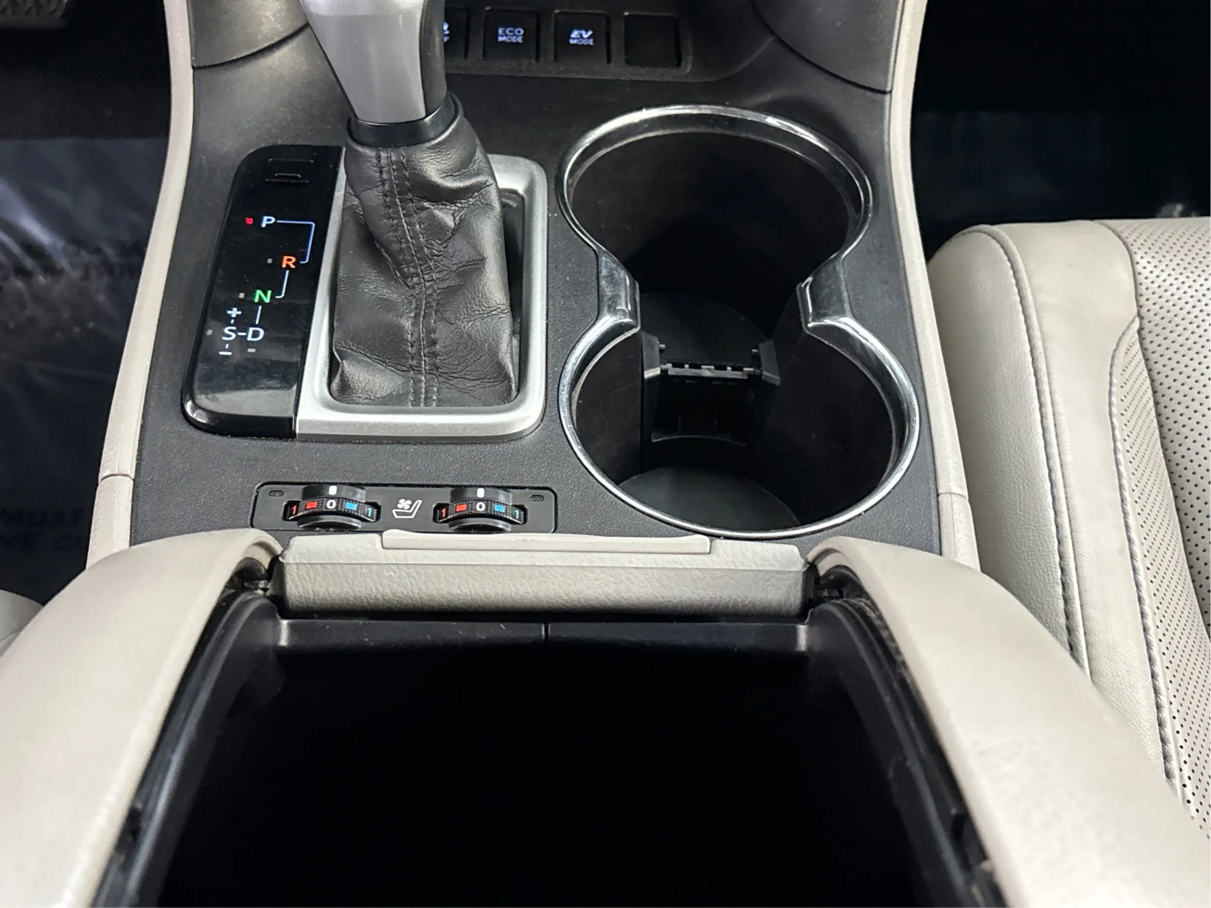 Used 2016 Toyota Highlander Limited image 22