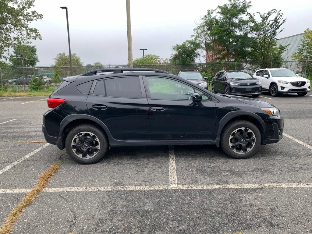 Used 2021 Subaru Crosstrek 2.0i Premium AWD/4WD image 2