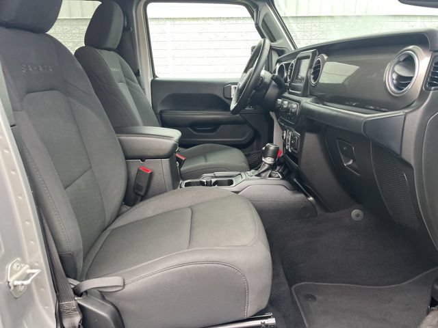 Used 2019 Jeep Wrangler Unlimited Sahara AWD/4WD image 17