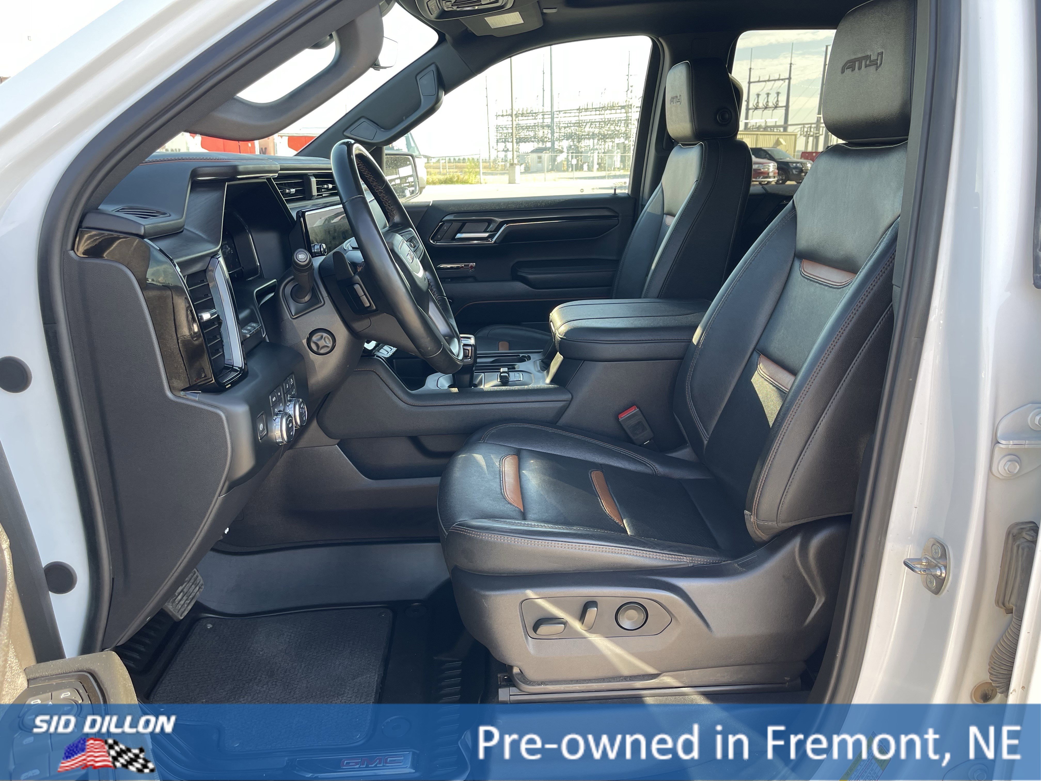 Used 2024 GMC Sierra 1500 AT4 w/ Technology Package image 7