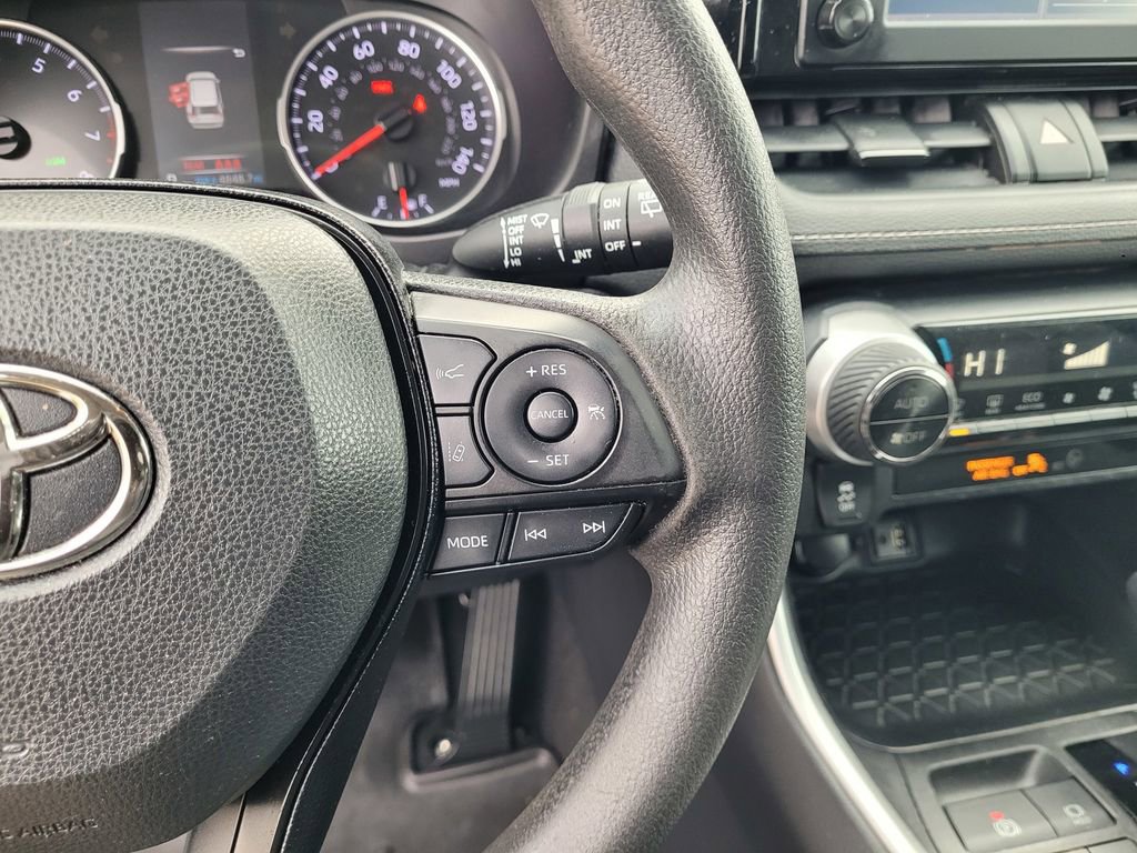 Used 2019 Toyota RAV4 XLE w/ Carpet Mat Package image 24