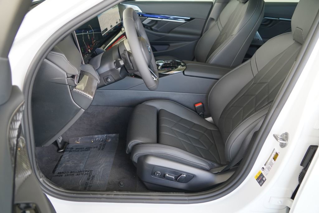 New 2026 BMW 550e xDrive AWD/4WD image 11