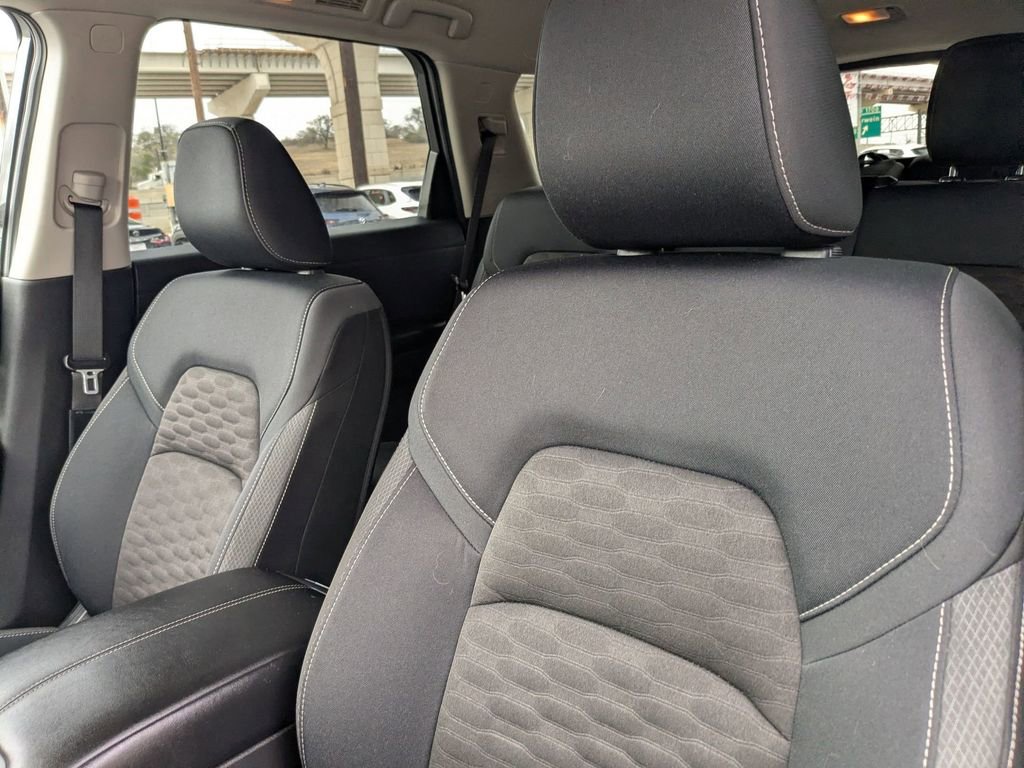 Used 2024 Nissan Pathfinder SV image 13