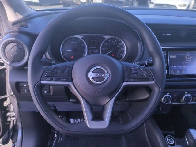 Used 2022 Nissan Kicks S image 19