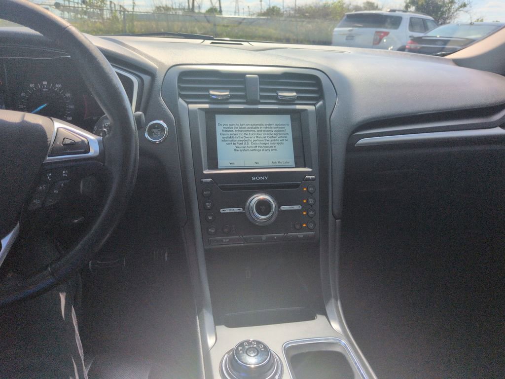 Used 2017 Ford Fusion Titanium AWD/4WD image 18