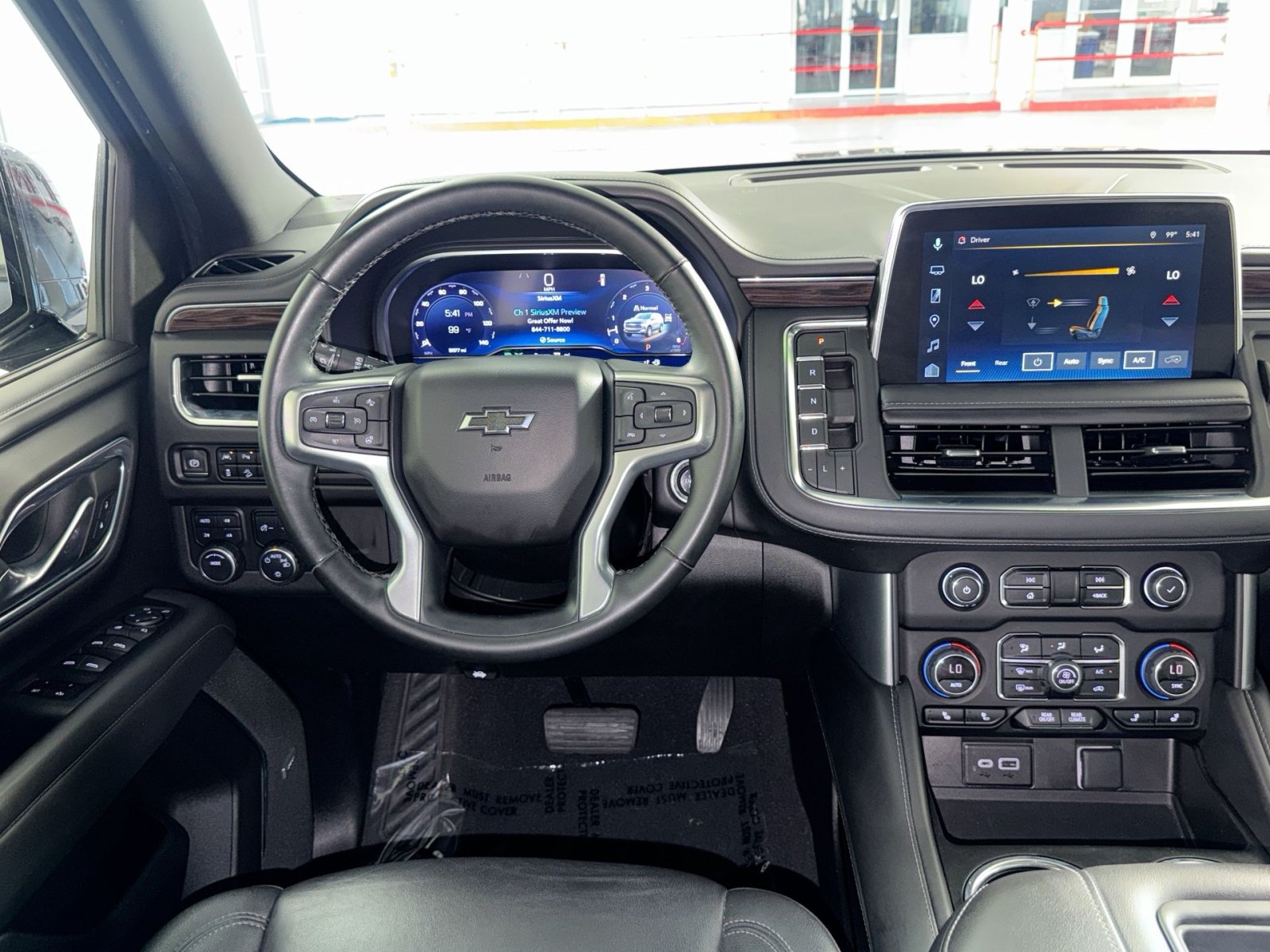 Used 2023 Chevrolet Tahoe Z71 w/ Luxury Package AWD/4WD image 16