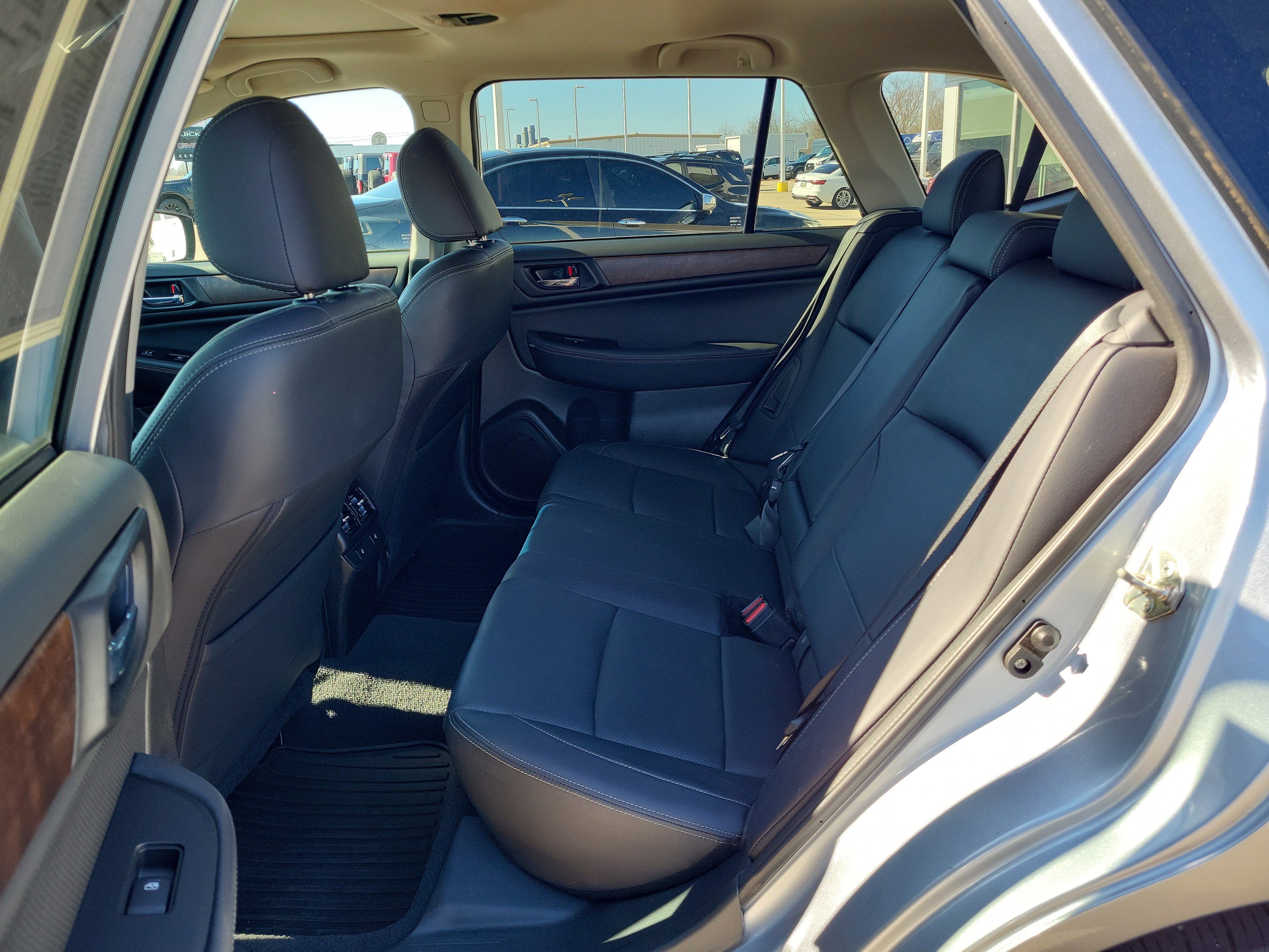 Used 2017 Subaru Outback 2.5i Limited w/ Popular Package #5 image 13