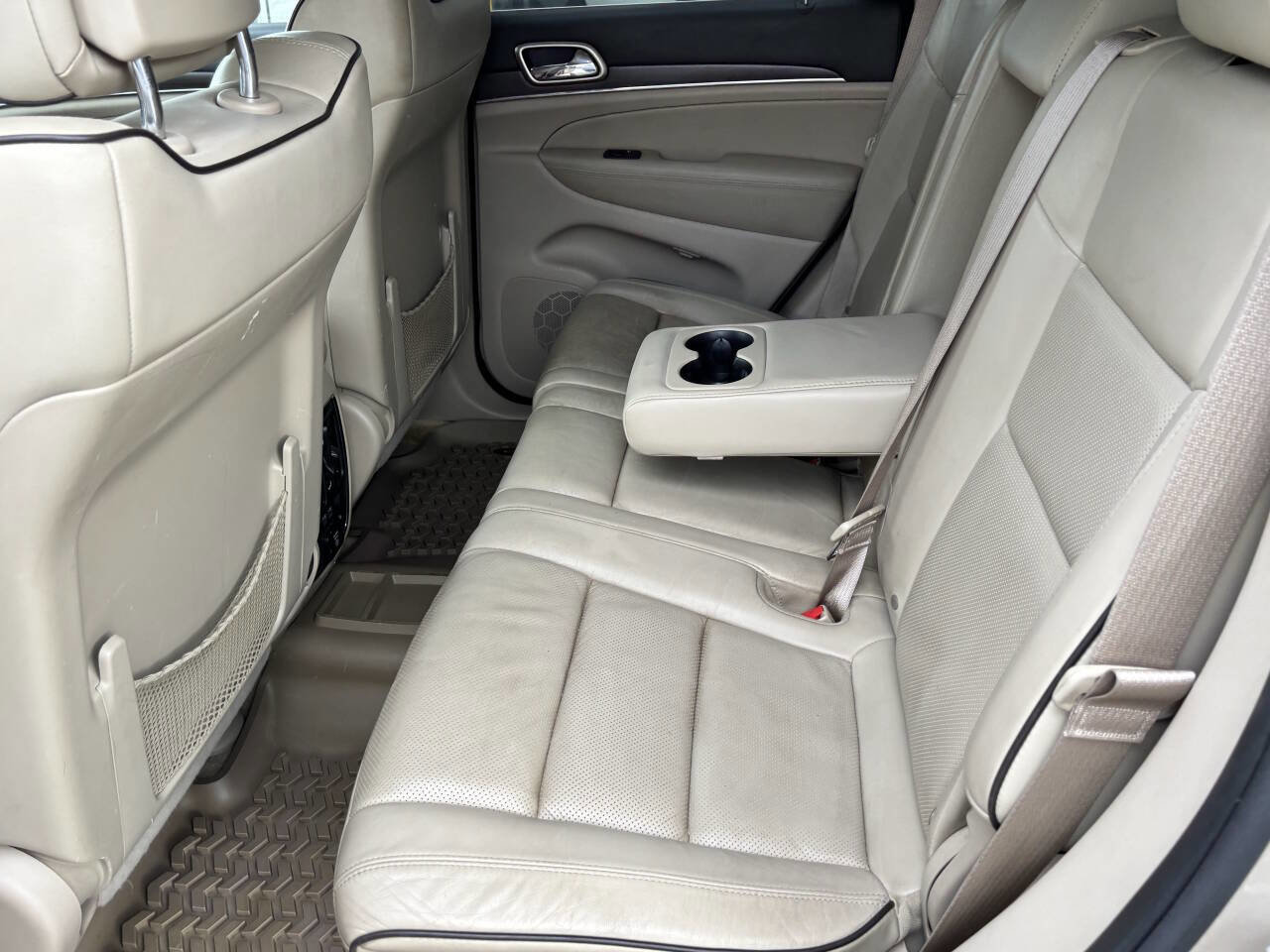 Used 2015 Jeep Grand Cherokee Overland w/ Advanced Technology Group image 15