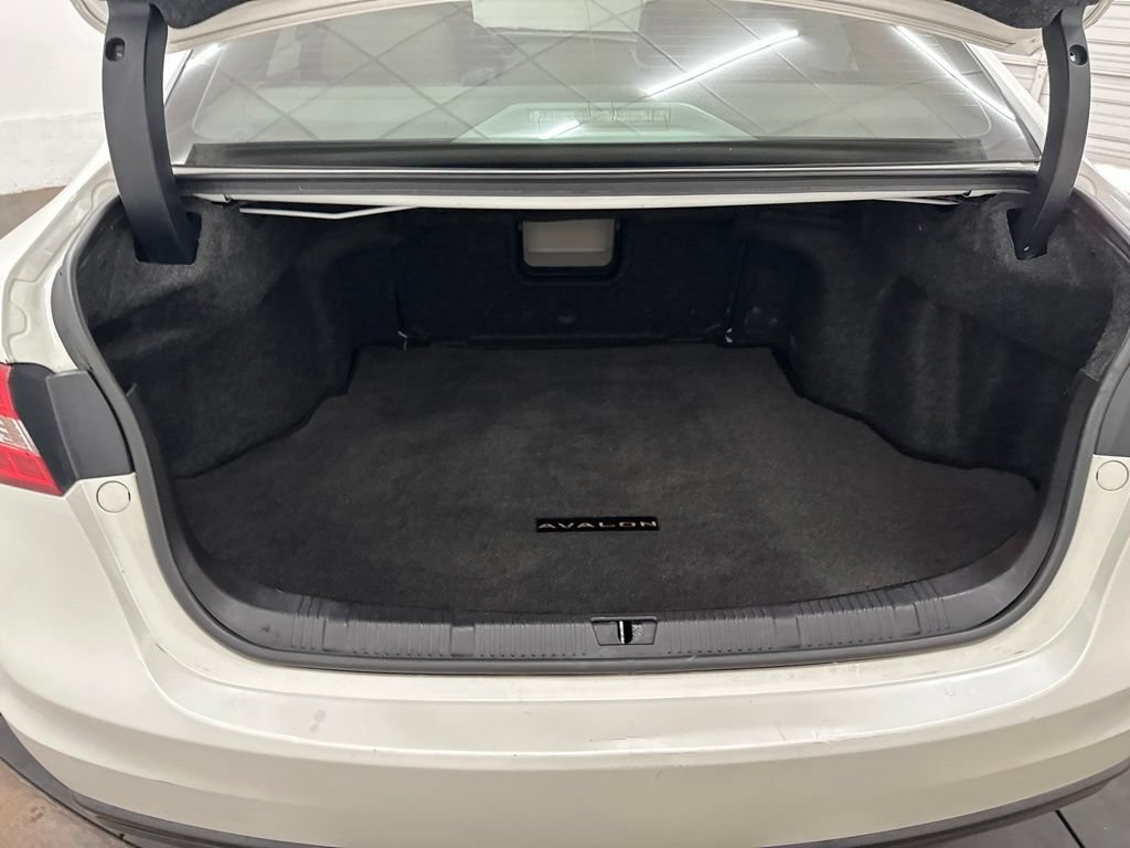 Used 2013 Toyota Avalon XLE FWD image 24