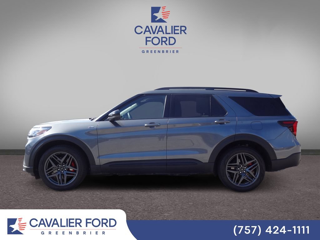 Used 2026 Ford Explorer ST-Line w/ ST-Line Street Pack AWD/4WD image 4